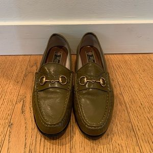 Gucci loafers in beautiful olive green. Great condition, not worn a lot.